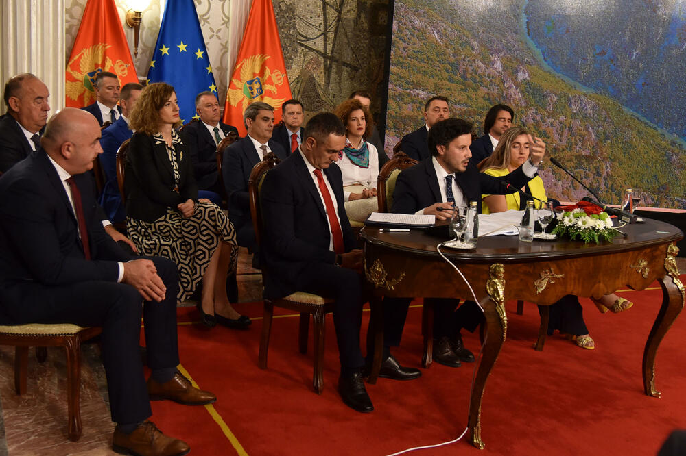 Naslijeđeni veliki dugovi, Skupština nametnula i velike finansijske obaveze: Sa obilježavanja 100 dana nove Vlade, Foto: BORIS PEJOVIC