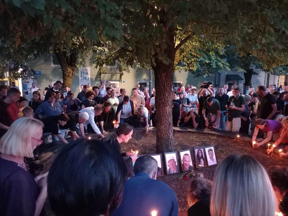 <p>Nesrećno nastradali su sahranjeni juče, najmlađa žrtva imala osam godina...</p>