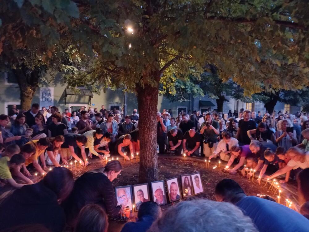 <p>Nesrećno nastradali su sahranjeni juče, najmlađa žrtva imala osam godina...</p>