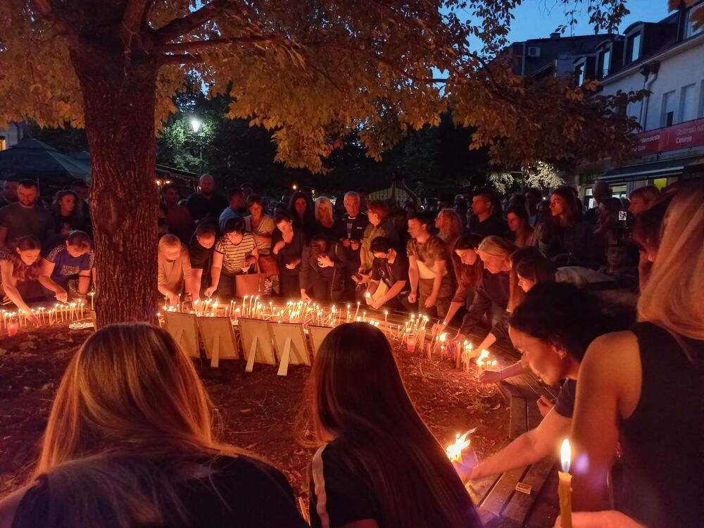 <p>Nesrećno nastradali su sahranjeni juče, najmlađa žrtva imala osam godina...</p>