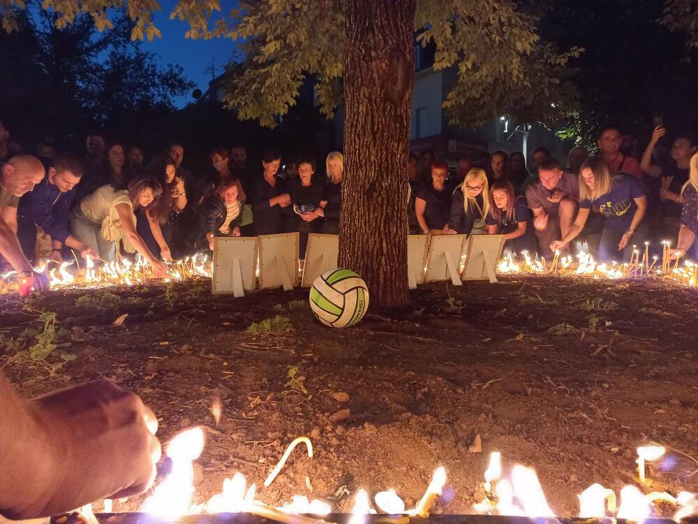 <p>Nesrećno nastradali su sahranjeni juče, najmlađa žrtva imala osam godina...</p>