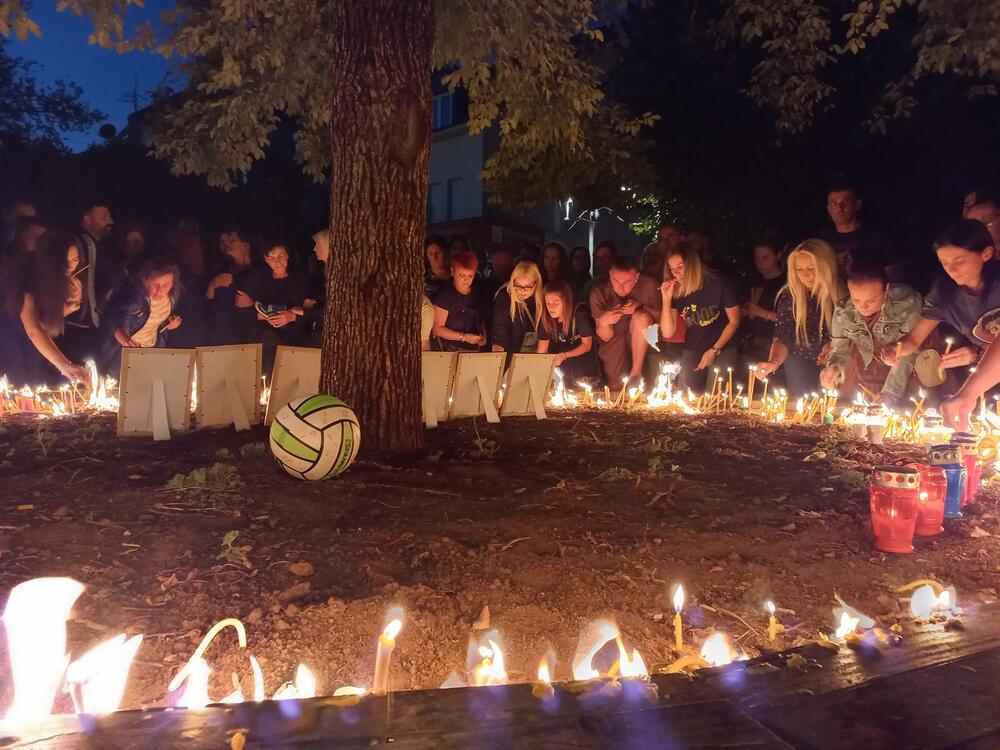 <p>Nesrećno nastradali su sahranjeni juče, najmlađa žrtva imala osam godina...</p>