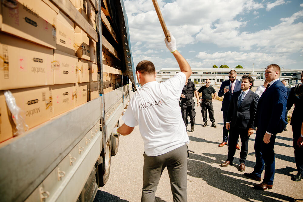 <p>U krugu fabrike "Javorak" biće spaljeno oko 1.500 paketa cigareta</p>