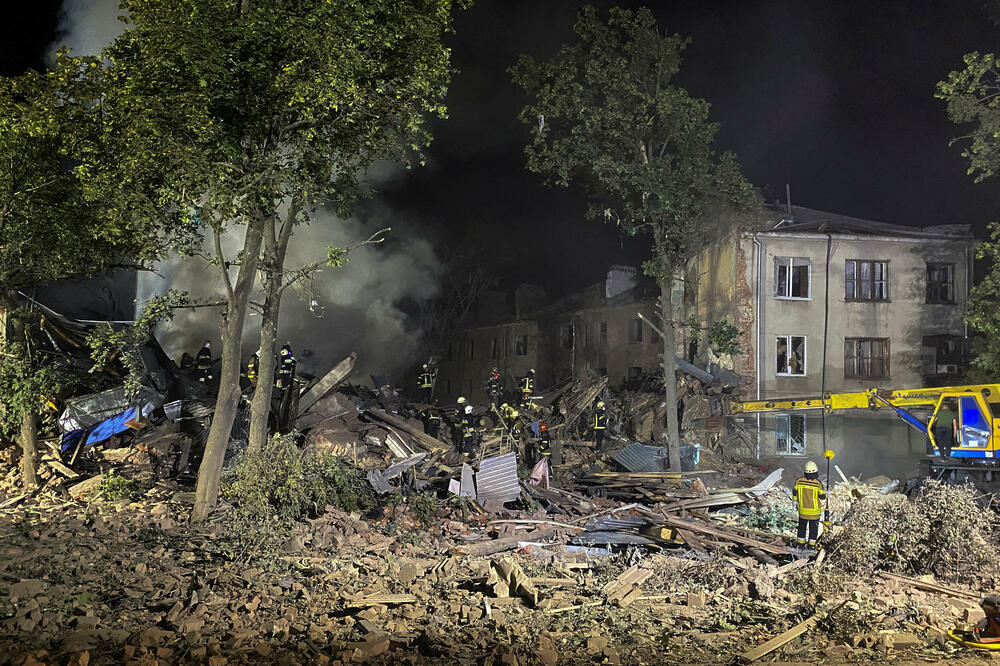 Jedna od uništenih zgrada u Harkovu, Foto: Reuters