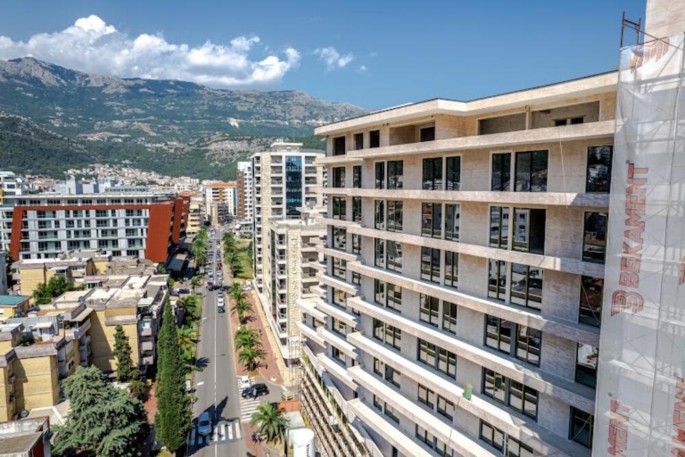 <p>Istražite investicioni projekat broj 1 u Crnoj Gori, čiji dio još uvek možete postati</p>