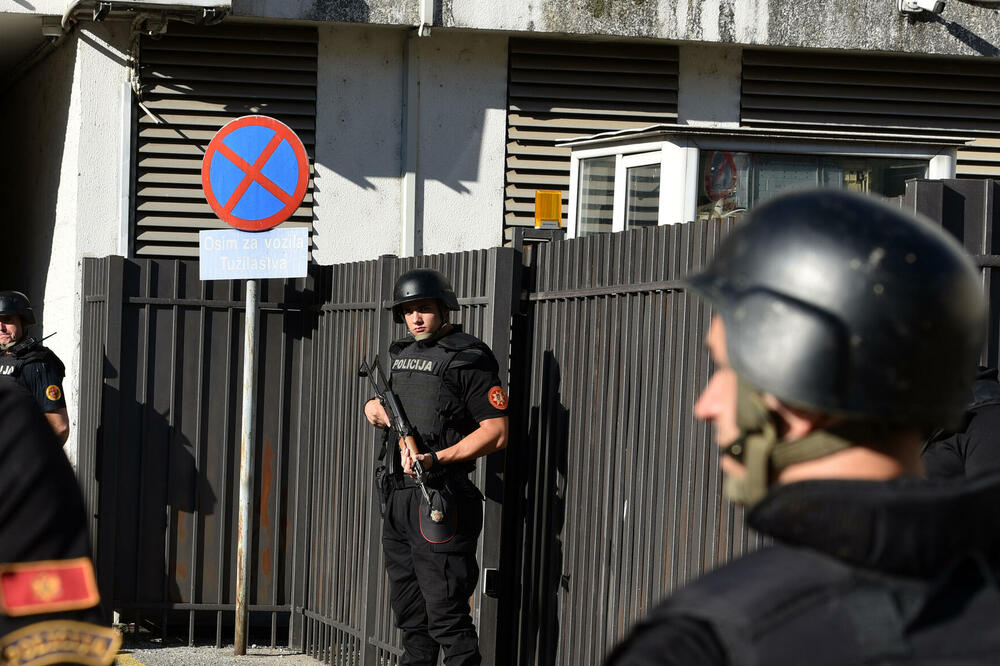 Zaštitnih prsluka nema za sve: policija u akciji (ilustracija), Foto: BORIS PEJOVIC