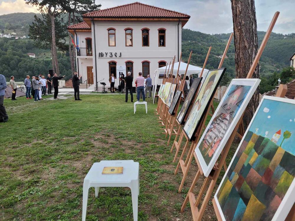 <p>“Bijelo Polje ovim susretima pokazuje poseban odnos i poštovanje prema slikarima i ikonopiscima Lazovićima, jer su to svojim radom i djelovanjem zaslužili, ali značaj manifestacije je svakako promocija i uključivanje mladih slikara koji stvaraju savremena”</p>