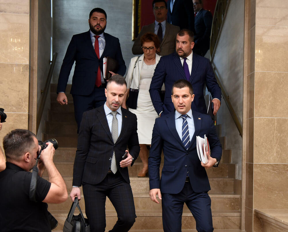 Demokrate kažu da su spremne na razgovore “stare većine”, ali Abazović odbio poziv zbog rušenja Vlade