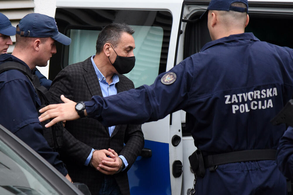 Igor Božović nakon hapšenja, Foto: Luka Zekovic