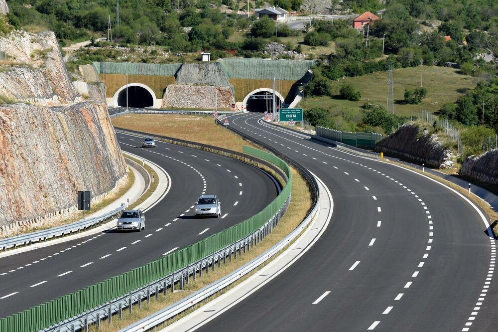 Rekonstrukcija obuhvata put u dužini od osam kilometara (ilustracija), Foto: BORIS PEJOVIC