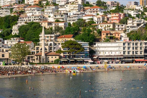 UP: Ulcinj'deki yeme-içme işletmelerine şu miktarda para cezası kesildi...