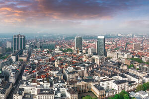 Brisel: Kombi uletio na terasu kafića, povrijeđeno šest osoba