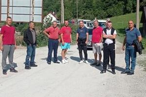 Mještani Bjelojevića blokirali put, zahtijevaju da se popravi...