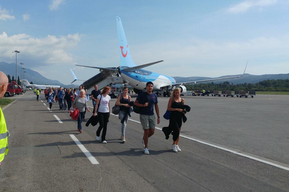Mogu li Aerodromima rukovoditi osobe bez iskustva u avijaciji?: Tivat, Foto: Sinisa Lukovic