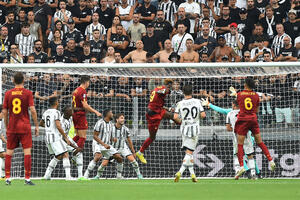 Majstorija Vlahovića, remi u derbiju: Roma odnijela bod iz Torina...