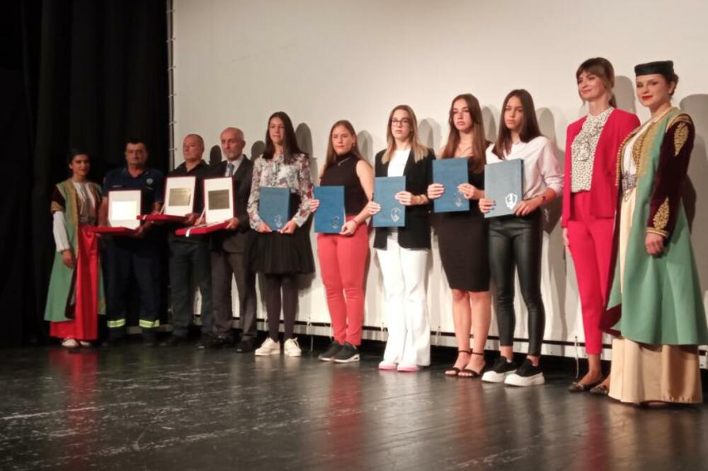 Nagrade uručene i najboljim učenicima, Foto: Dragana Šćepanović