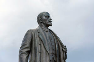 Njemački ljevičari otkrili Marksovu statuu pored Lenjina