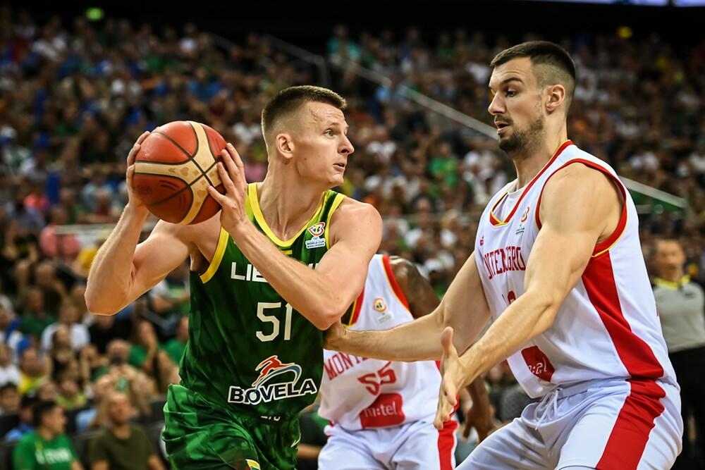 Nikolić na utakmici sa Litvanijom