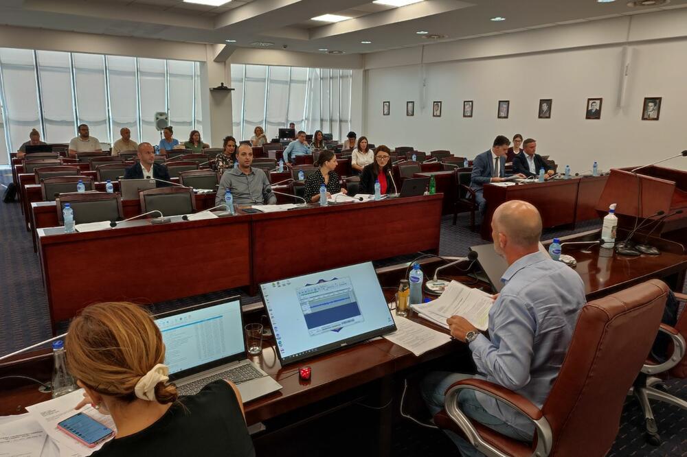 Sa sjednice Odbora povjerenika Tivat, Foto: Siniša Luković
