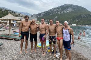 Održan humanitarni plivački maraton u Budvi