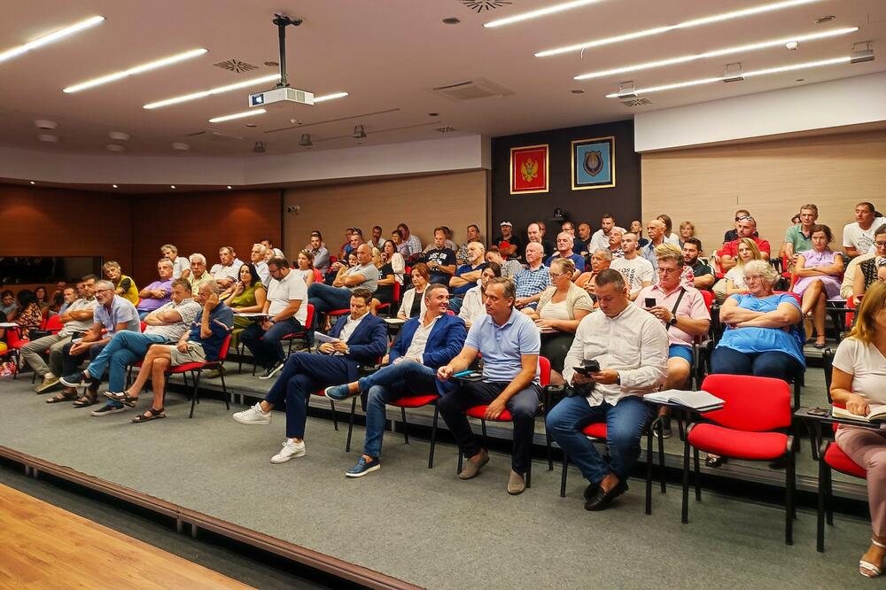 Veliko interesovanje: Sa javne rasprave o Vrmcu, Foto: Siniša Luković