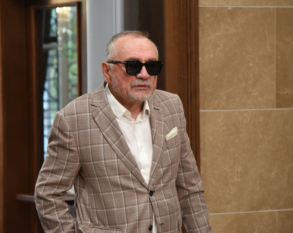 <p>Sastanak se održava neposredno uoči sjednice parlamenta na kojoj će se odlučivati o razrješenju predsjednice Skupštine Danijele Đurović</p>