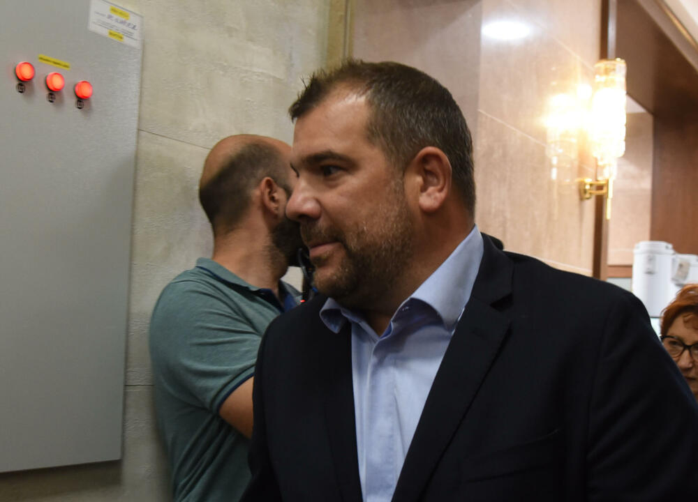 <p>Sastanak se održava neposredno uoči sjednice parlamenta na kojoj će se odlučivati o razrješenju predsjednice Skupštine Danijele Đurović</p>