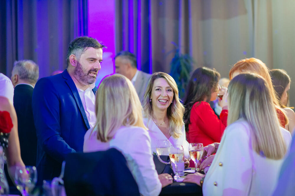 <p>Nezavisni dnevnik Vijesti 1. septembra obilježio je 25 godina postojanja. Tom prilikom organizovana je proslava</p>