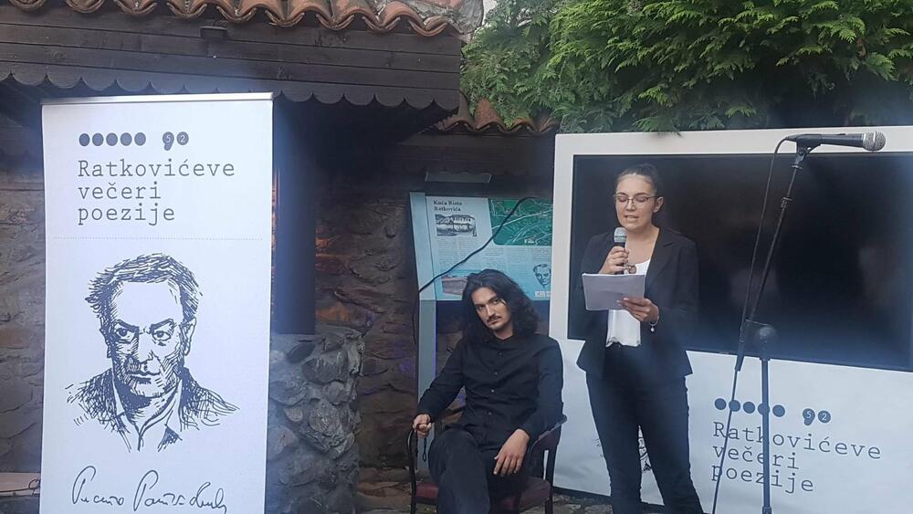 Ratkovićeve večeri poezije