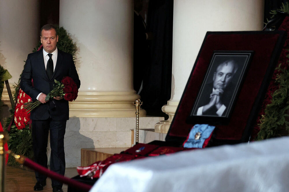 Medvedev odaje počast posljednjem lideru Sovjetskog Saveza Mihailu Gorbačovu, Foto: Reuters