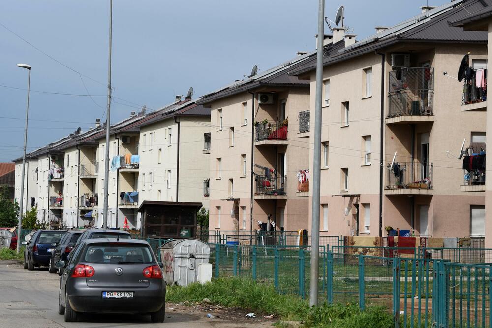 Romsko naselje na Vrelima ribničkim u Podgorici, Foto: Boris Pejović