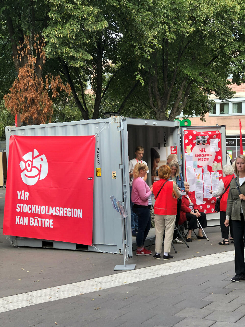 Predizborni štand Švedske socijaldemokratske partije u zapadnom Stokholmu