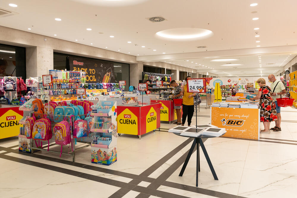 <p>Nova školska godina je i zvanično počela, a kompanija Voli vam želi da u njoj steknete pregršt znanja i drugara</p>