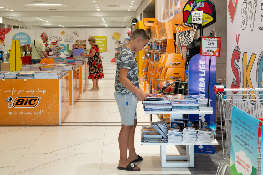 <p>Nova školska godina je i zvanično počela, a kompanija Voli vam želi da u njoj steknete pregršt znanja i drugara</p>