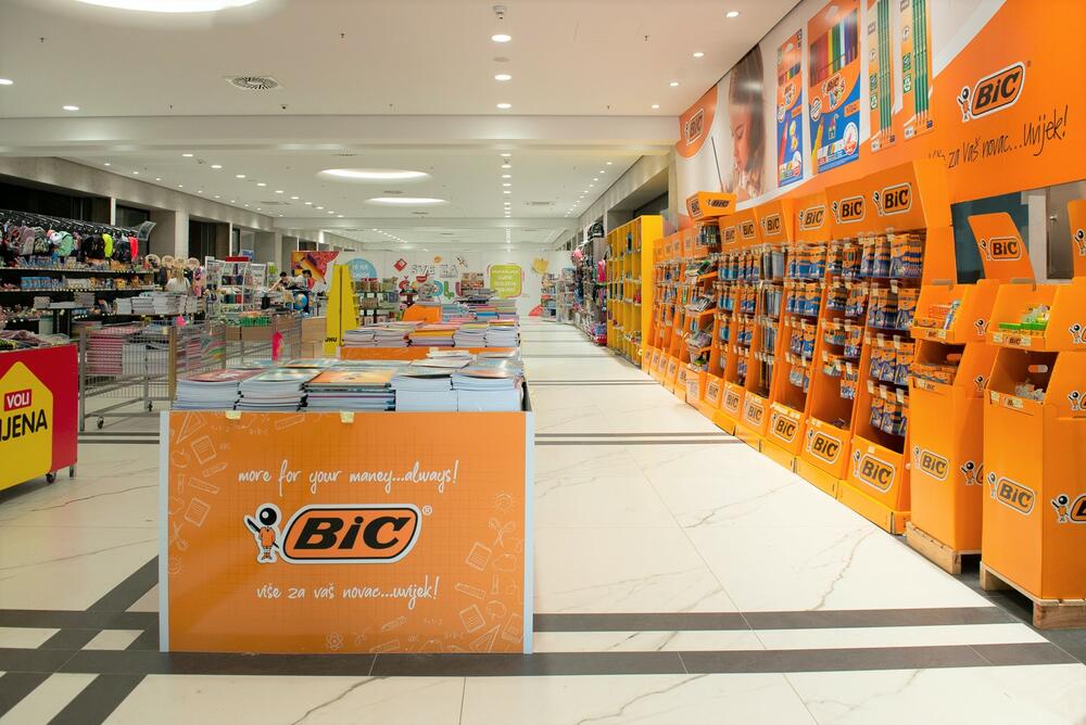 <p>Nova školska godina je i zvanično počela, a kompanija Voli vam želi da u njoj steknete pregršt znanja i drugara</p>