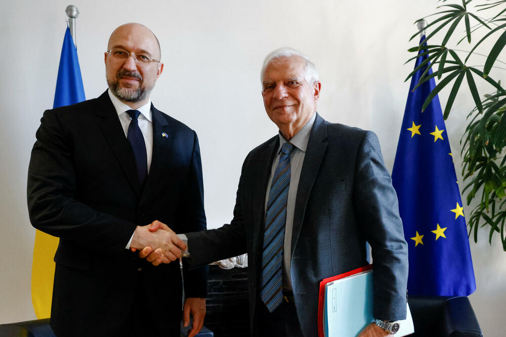 Ukrajinski premijer Denis Šmigal i šef diplomatije EU Žozep Borelj, Foto: Reuters