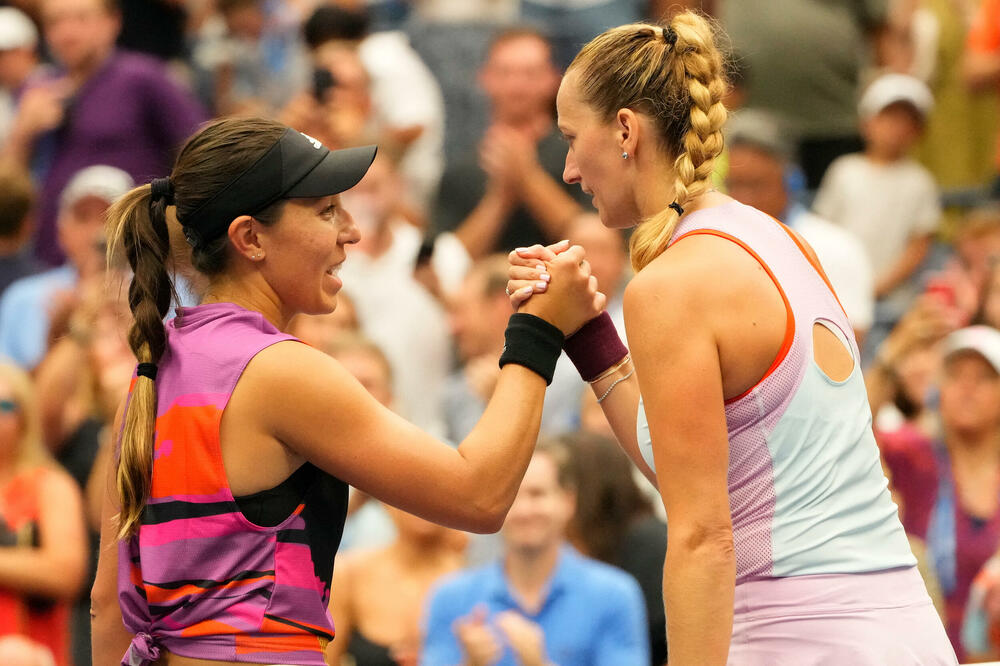 Kvitova čestita Peguli, Foto: Reuters