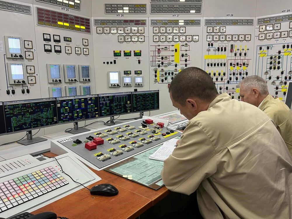 Zaposleni u nuklearnoj elektrani Zaporožje tokom posjete delegacije IAEA