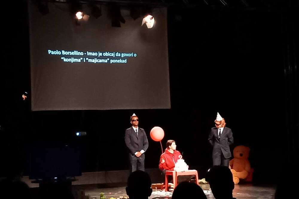 Scena iz predstave, Foto: Jelena Kontić