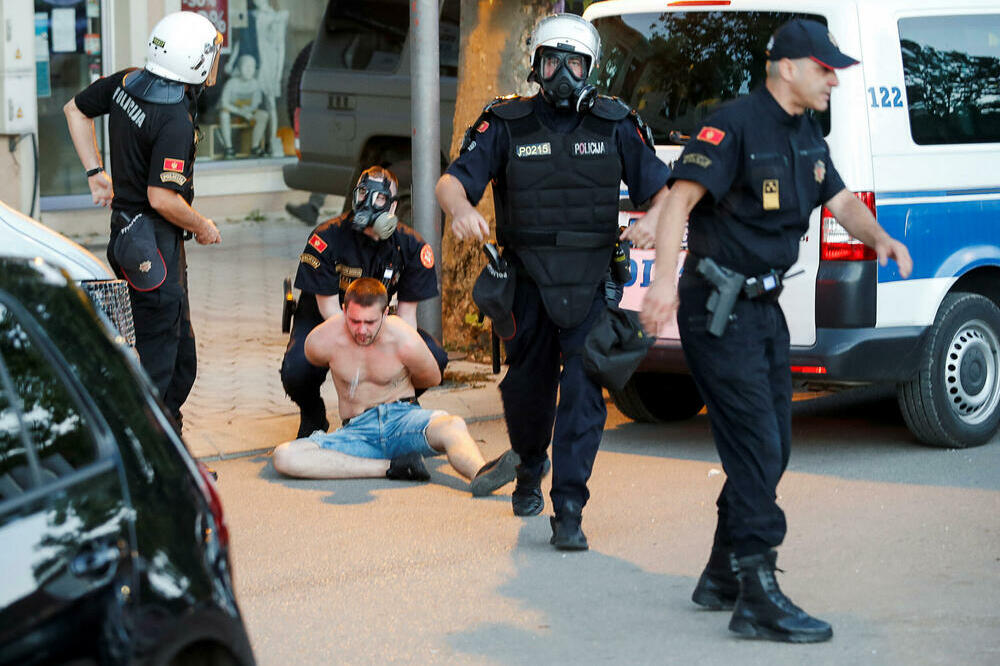 Incidenti u Nikšiću, Foto: Reuters/Stevo Vasiljević