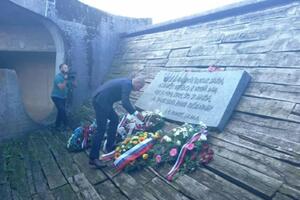 Božović položio vijenac žrtvama logora u Jasenovcu: Ovo je za...