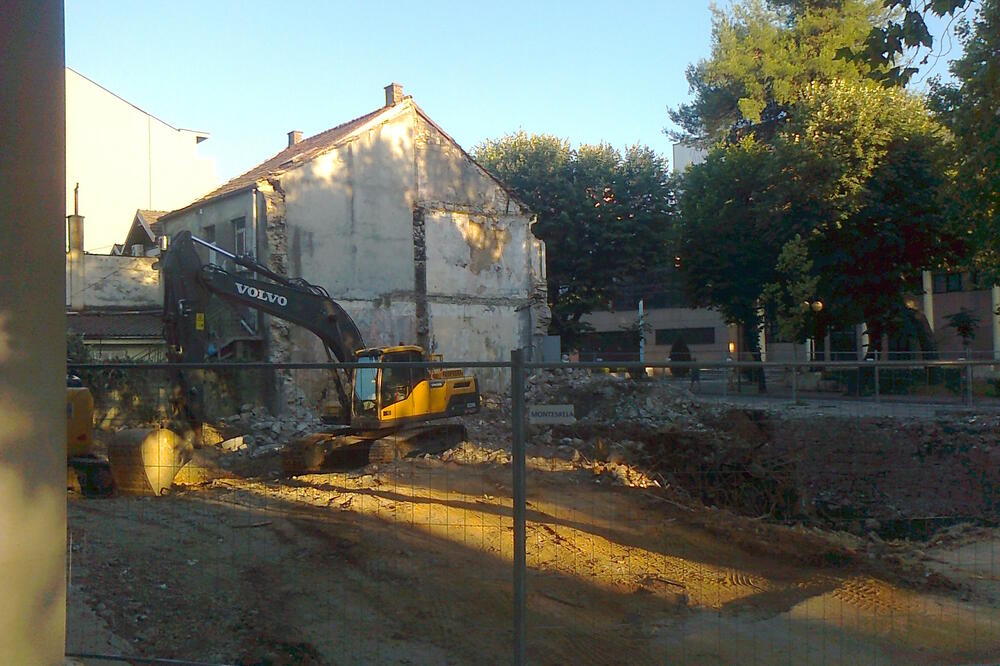 Rušenje kuće Vujovića u Hercegovačkoj ulici u Podgorici, 18. jul 2018. godine, Foto: B. Vukićević