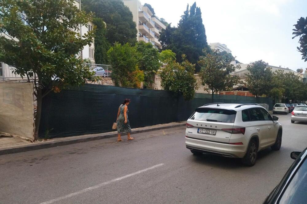 Nije uložen ni cent, sem mreže, Foto: Samir Adrović