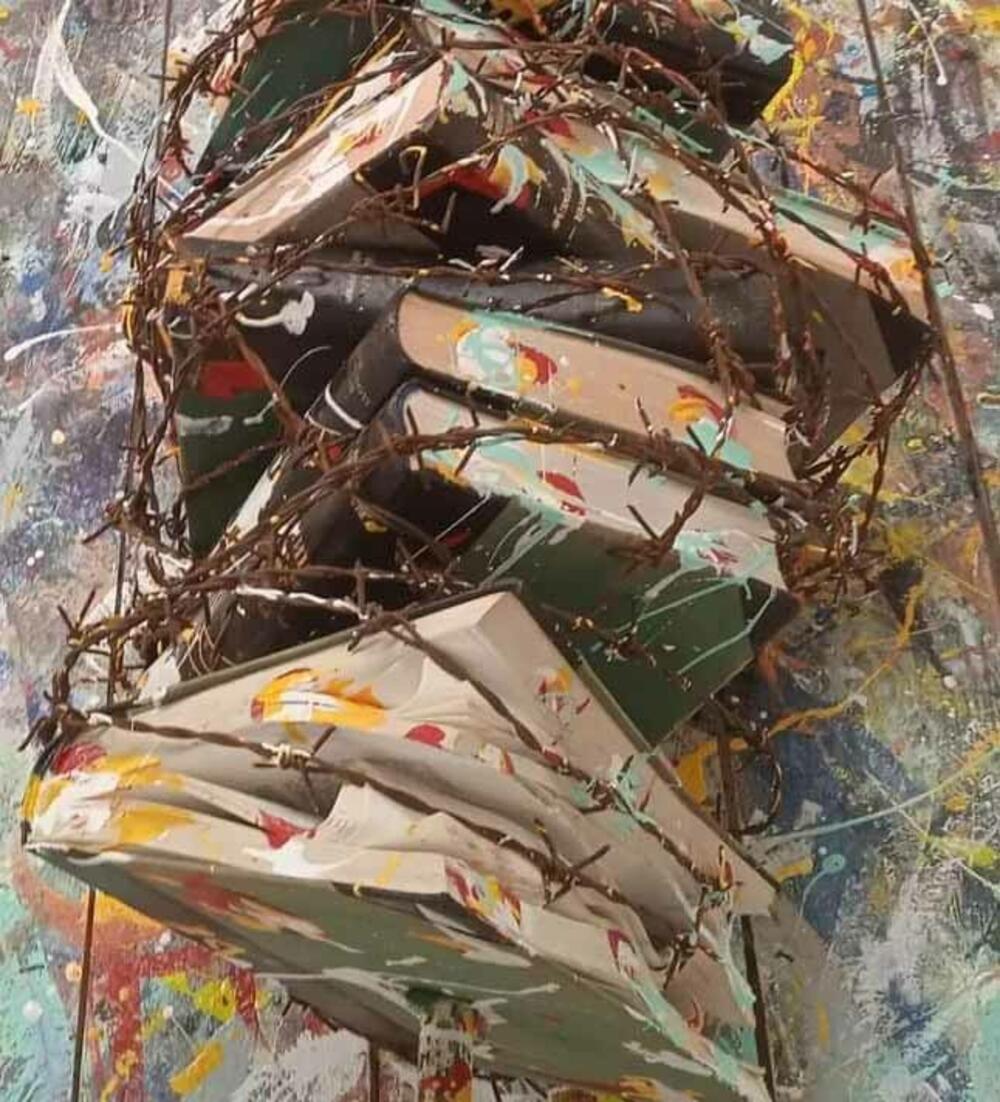 Detalj instalacije 'Riječ oslobađa'