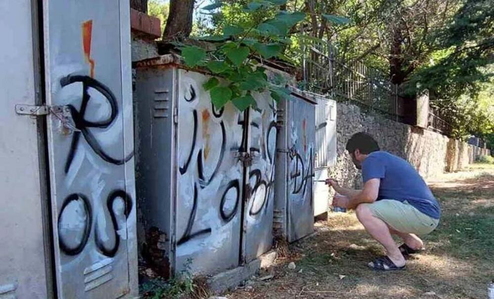 Ispisivanje grafita na dotrajalim tep ormarima: Milun Lutovac