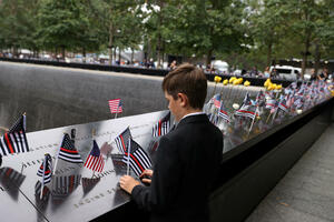 Amerikanci odali poštu žrtvama 11. septembra