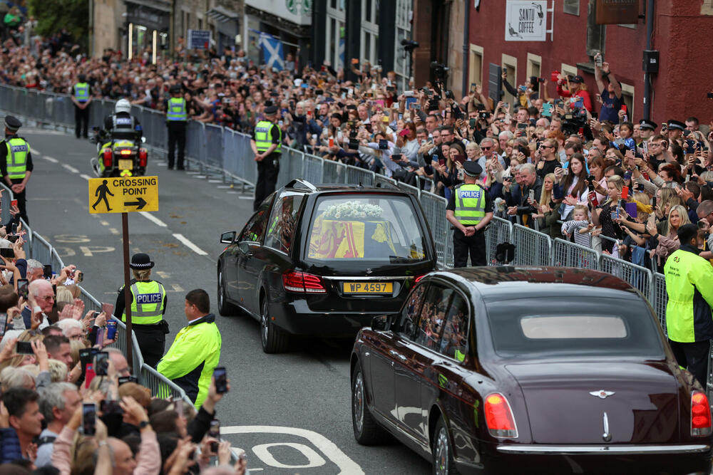 <p>Povorka je prešla gotovo 300 kilometara od zamka Balmoral u Škotskoj do Edinburga</p>