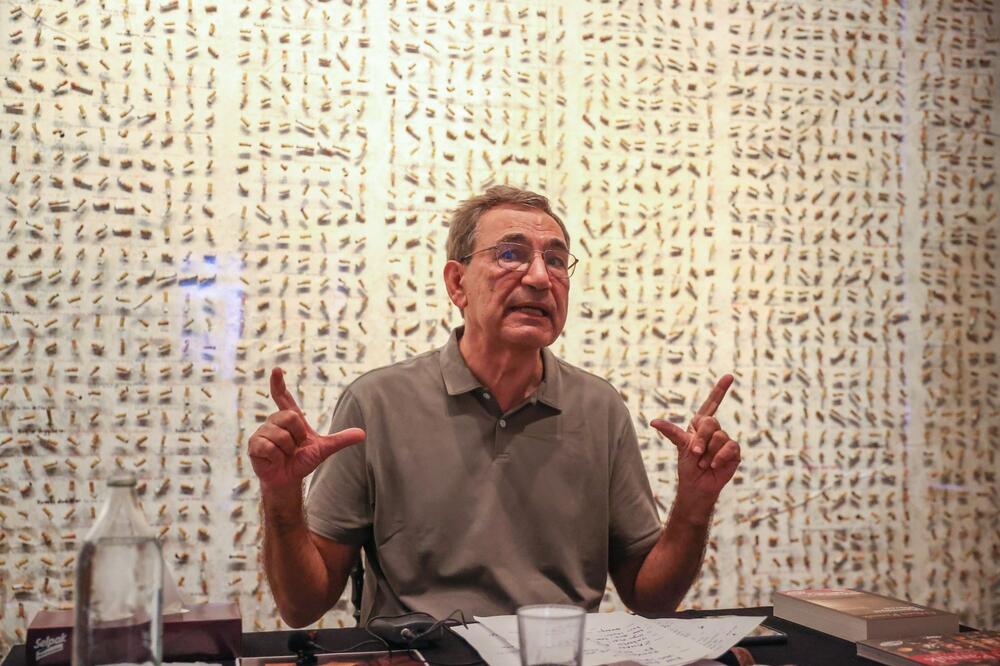 Pamuk na konferenciji za novinare u Muzeju nevinosti, Foto: Daily Sabah