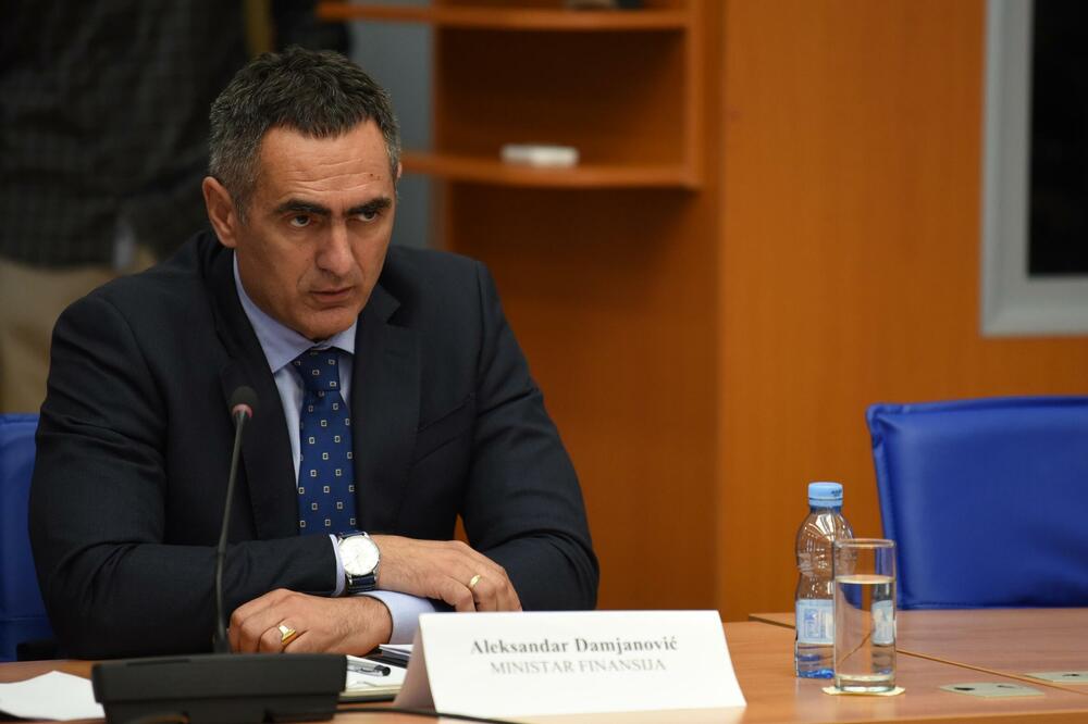 Poslanici rado glasali za rast troškova, a smanjenje prihoda budžetu: Damjanović, Foto: Boris Pejović