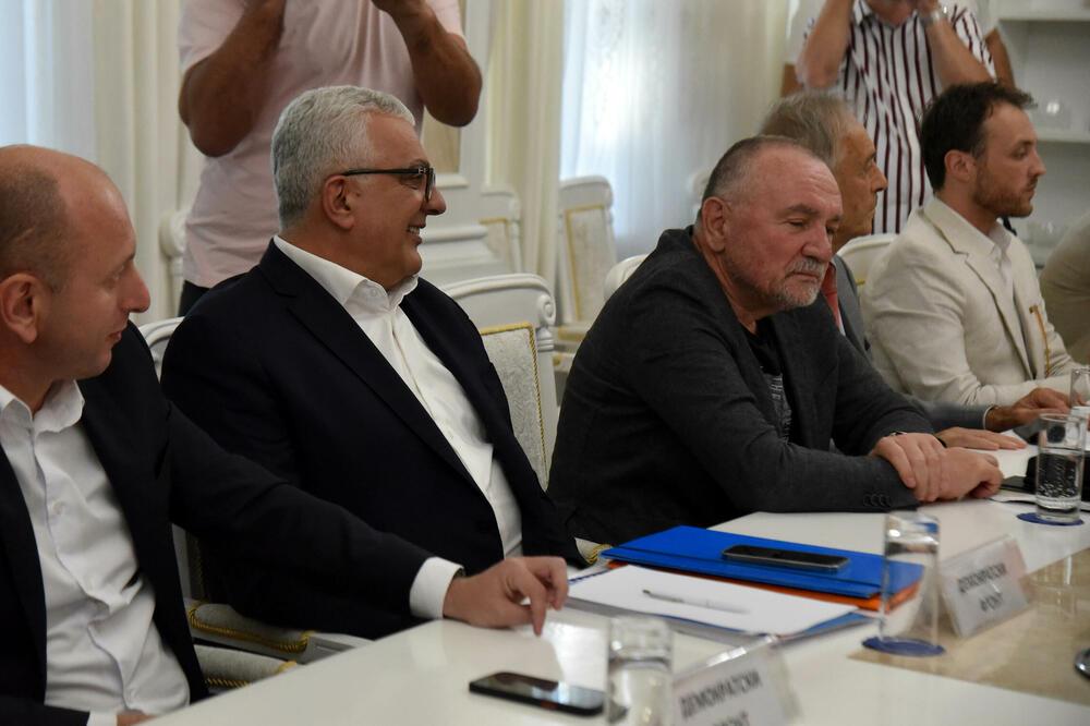 Sa jučerašnjeg sastanka u Skupštini, Foto: BORIS PEJOVIC